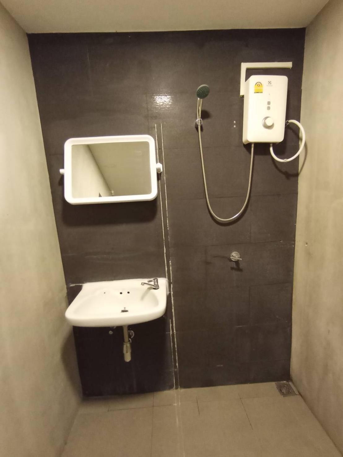 Go Inn Bts Surasak Silom Bkk โกอินน์ บีทีเอส สถานีสุรศักดิ์ Bangkok Luaran gambar